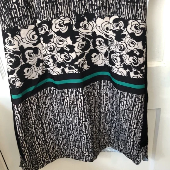 Short Sleeve Dress - Picture 3 of 8